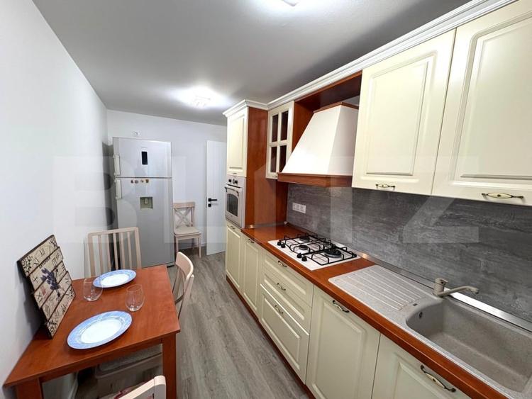 Apartament cu 2 camere semidecomandat, mobilat în Zorilor