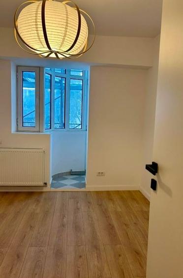Apartament cu 3 camere decomandat în P-ța Muncii