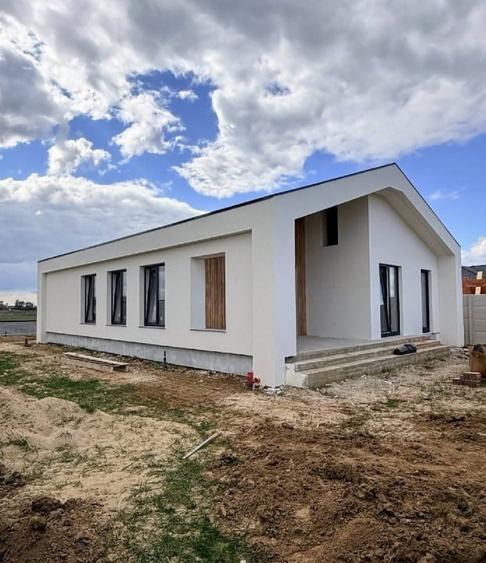 Casă individuală cu 4 camere cu Teren 500 Mp în Sântandrei
