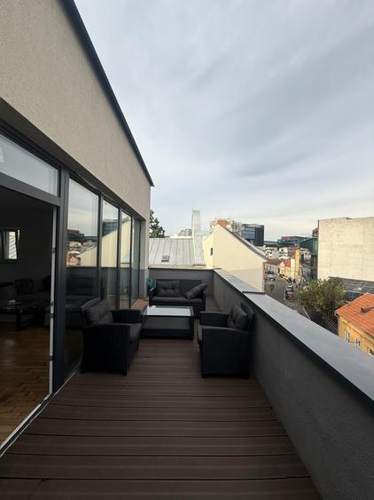Apartament cu 3 camere semidecomandat în Central