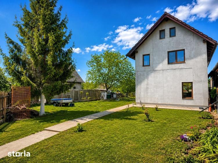 Casă cu 4 camere decomandat cu Teren 1453 Mp în Biharia