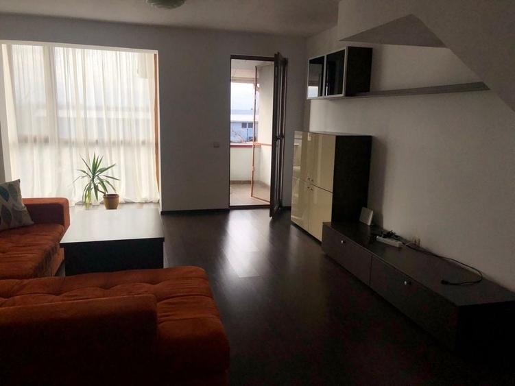 Apartament cu 3 camere decomandat în Crângași