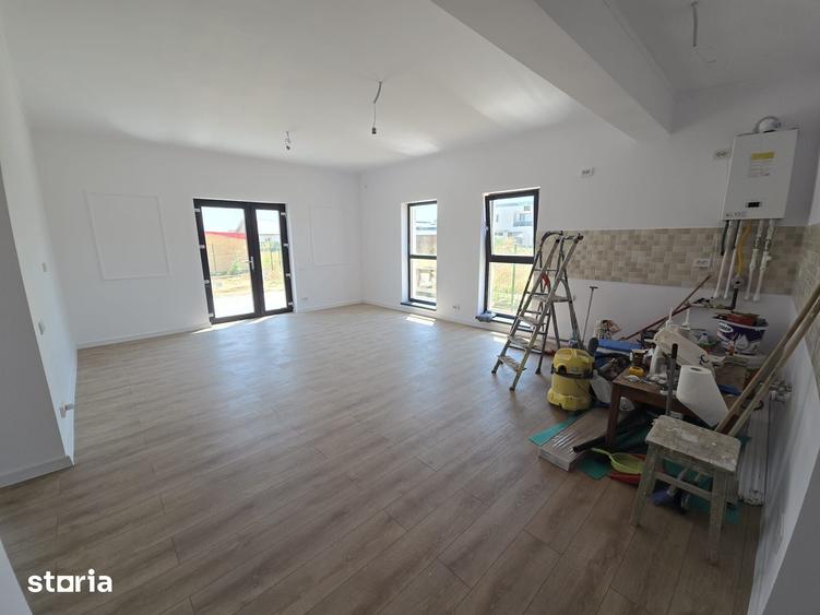 Casă cu 3 camere cu Teren 370 Mp în Berceni