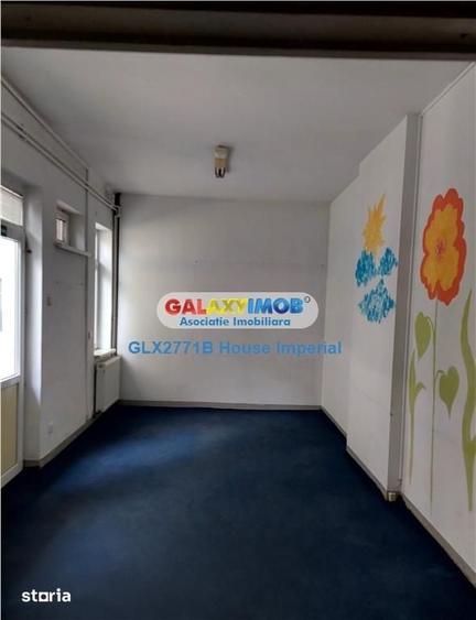 Casă cu 9 camere cu Teren 170 Mp în Vitan