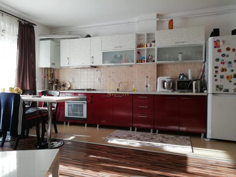Apartament cu 2 camere semidecomandat, mobilat în Florești