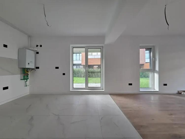 Apartament cu 4 camere decomandat în Titan