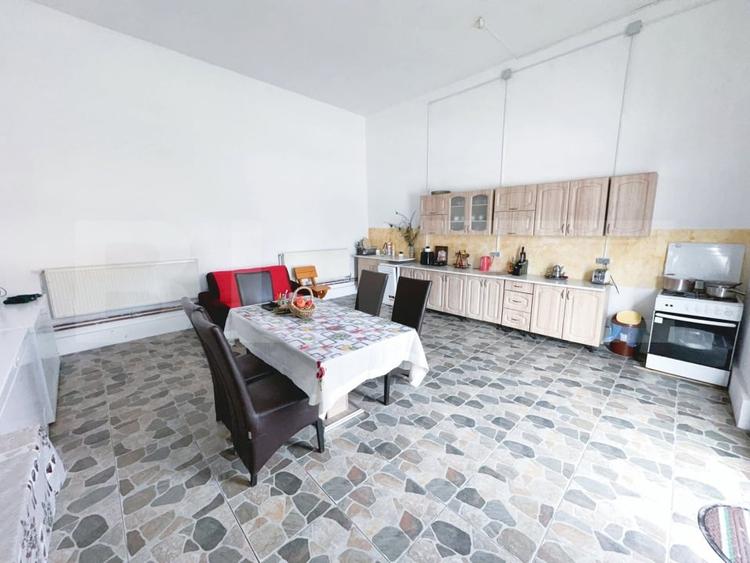 Spațiu comercial, de 350 mp, în Târnăveni