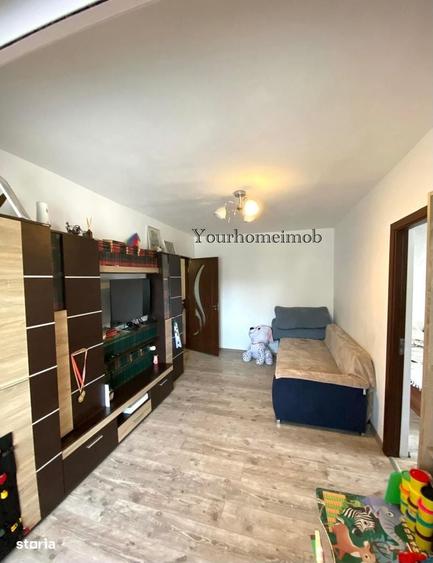 Apartament cu 2 camere semidecomandat în Craiovița Nouă
