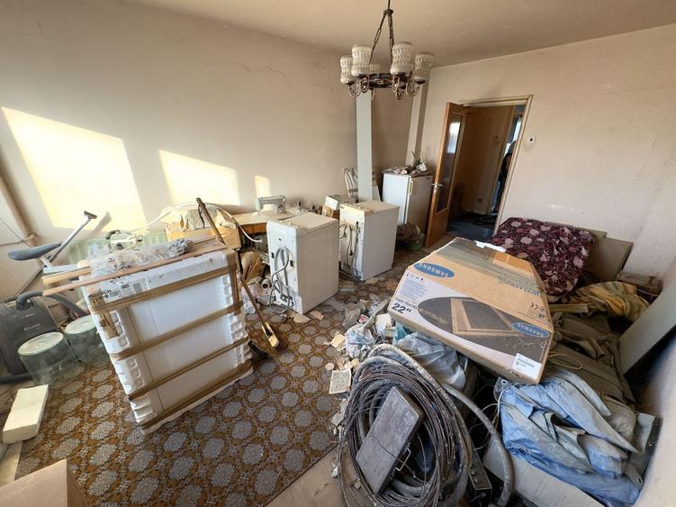 Apartament cu 3 camere decomandat în Uverturii
