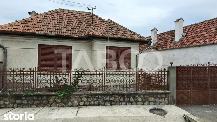 Casă cu 4 camere cu Teren 100 Mp în Șpring