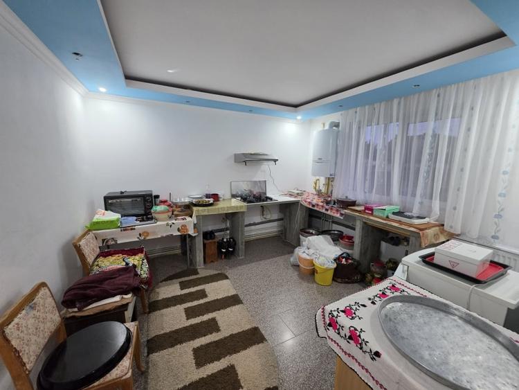 Casă individuală cu 5 camere cu Garaj în Valu lui Traian