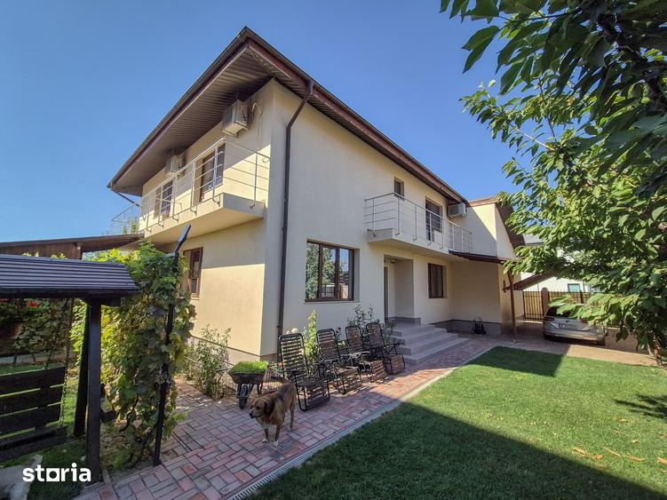 Casă cu 6 camere cu Teren 489 Mp în Central