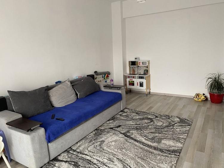 Apartament cu 2 camere decomandat în Exterior Vest