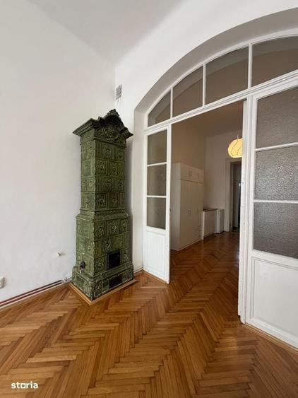 Apartament cu 2 camere semidecomandat în Chinteni