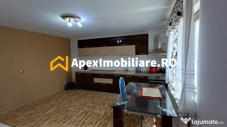 Casă cu 4 camere cu Teren 883 Mp în Varlaam