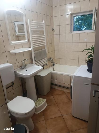 Casă cu 6 camere cu Teren 500 Mp în Gruiu