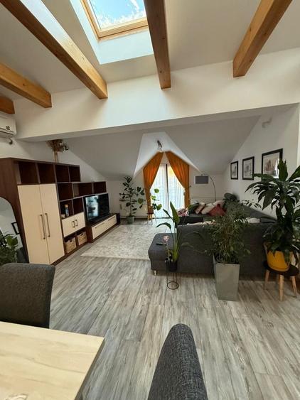 Apartament cu 3 camere decomandat în Exterior Vest