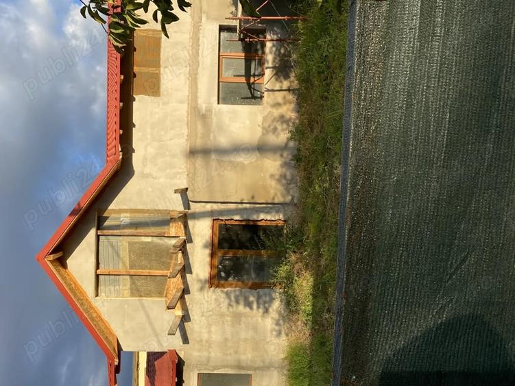 Casă cu 4 camere cu Teren 700 Mp în Central