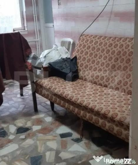 Casă cu 5 camere cu Teren 2348 Mp în Găești