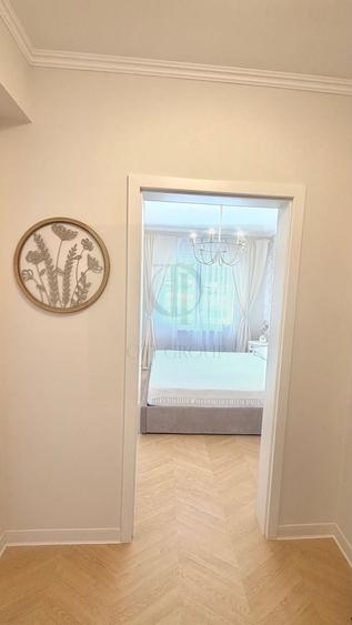 Apartament cu 3 camere semidecomandat în Florești