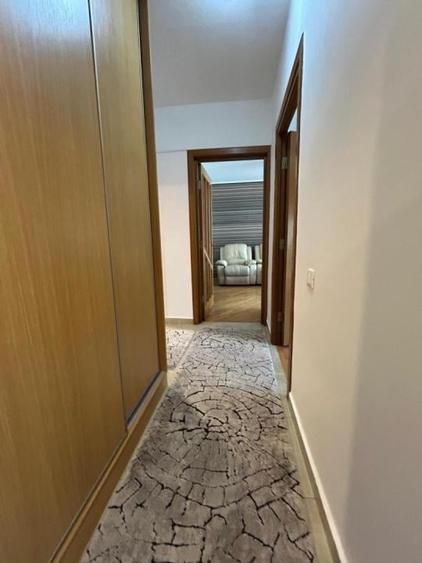 Apartament cu 3 camere în Drumul Taberei