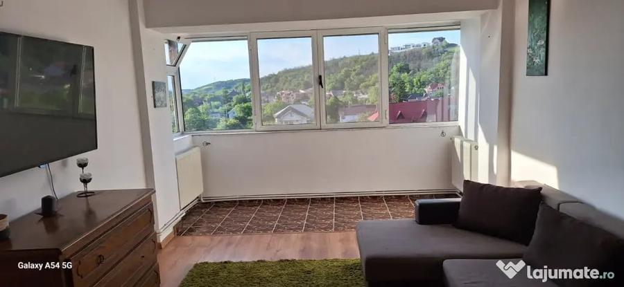 Apartament cu 3 camere decomandat în Nicolae Titulescu