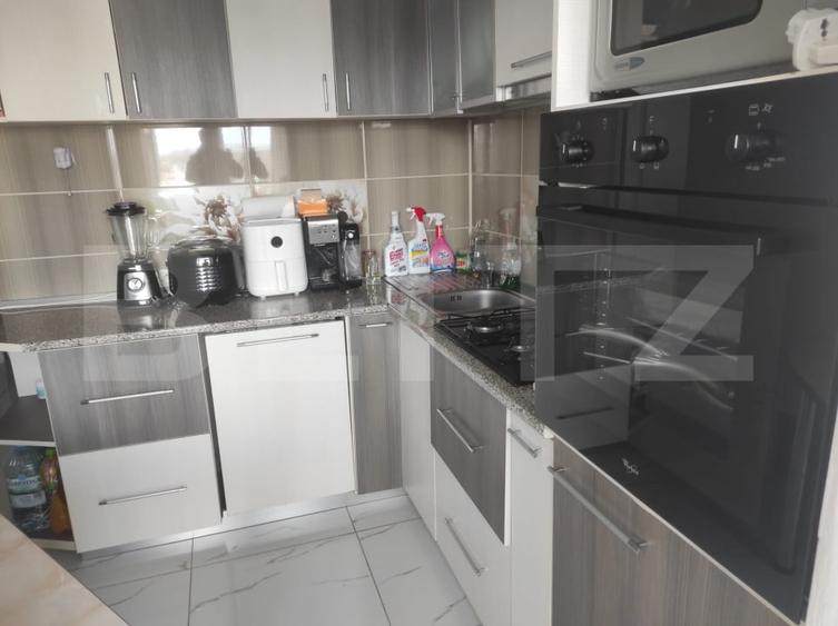 Apartament cu 3 camere decomandat, mobilat în Tomești