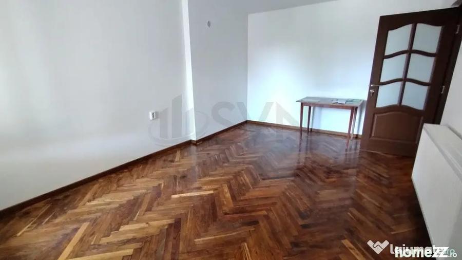Apartament cu 3 camere decomandat în Capitale