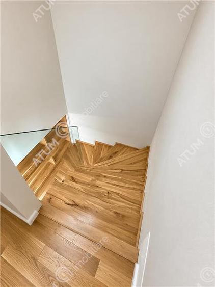 Duplex cu 4 camere cu Canalizare în Șelimbăr