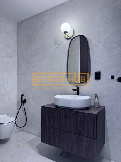 Apartament cu 2 camere semidecomandat, mobilat în Central