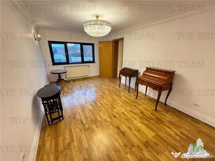 Casă cu 7 camere cu Teren 300 Mp în Iancu Nicolae