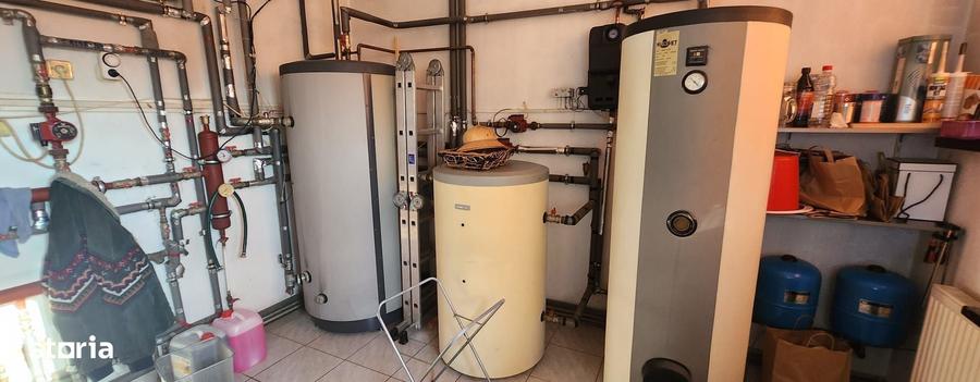 Casă cu 6 camere cu Teren 736 Mp în IAR