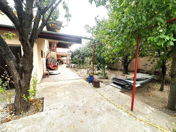 Casă cu 4 camere cu Teren 450 Mp în Central