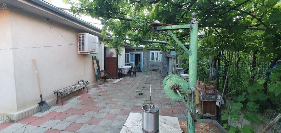 Casă cu 4 camere în Bucium