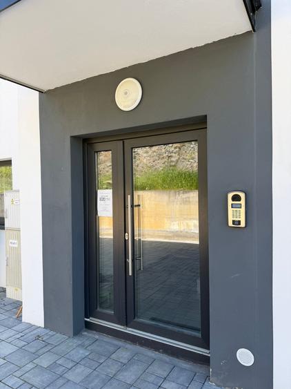 Apartament cu 3 camere decomandat în Cristian