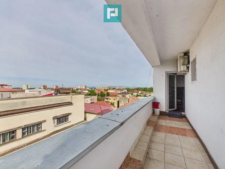 Apartament cu 3 camere decomandat în Ultracentral