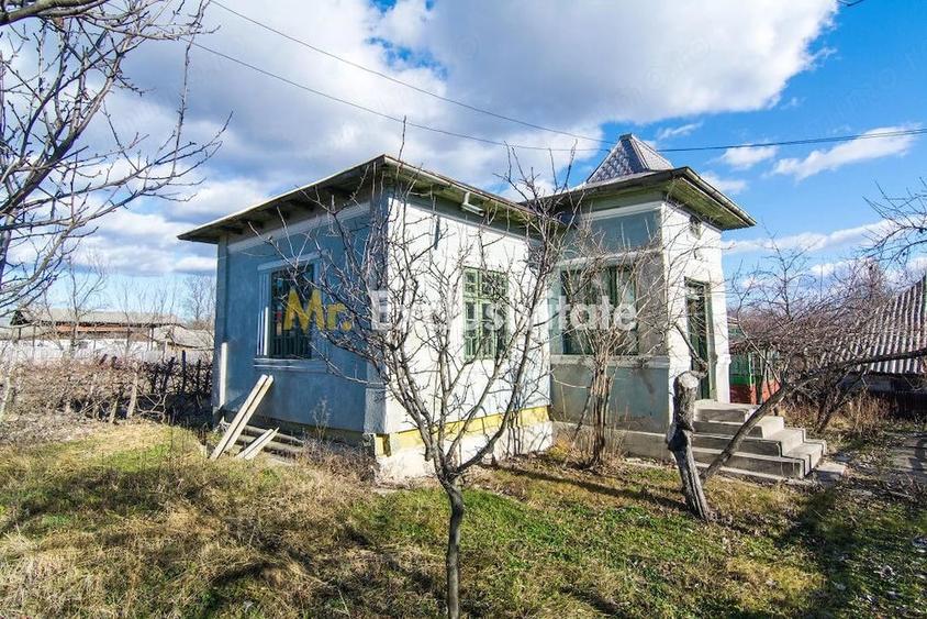 Casă cu 2 camere cu Teren 4145 Mp în Vedea