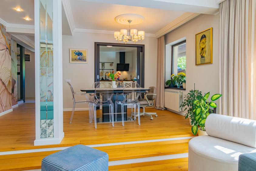 Casă cu 4 camere cu Canalizare în Corbeanca
