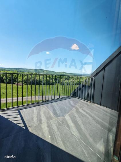 Casă cu 4 camere cu Teren 777 Mp în Pănicel