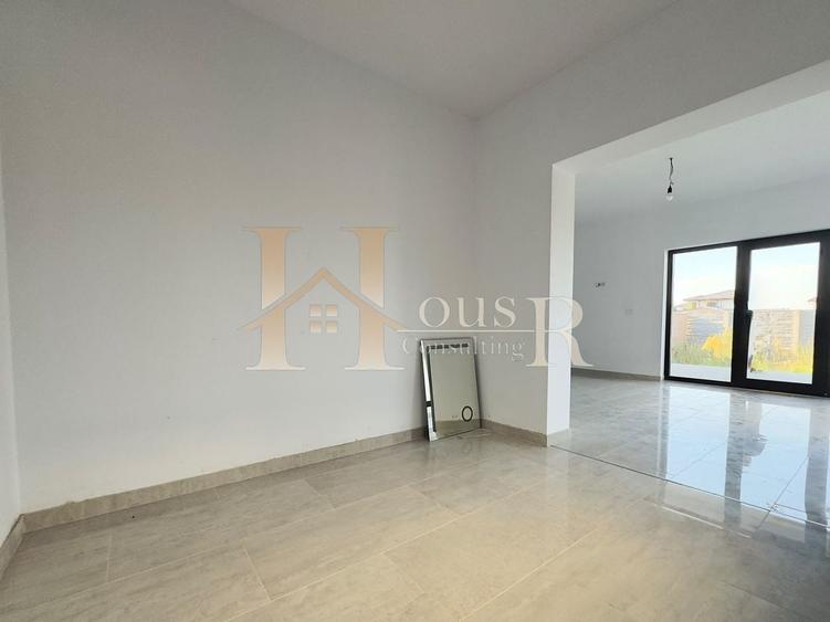 Duplex cu 5 camere cu Canalizare în Chișoda