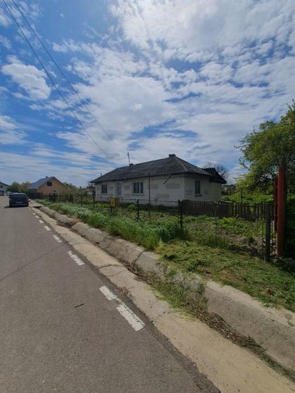 Casă individuală cu 3 camere cu Teren 1909 Mp în Nord