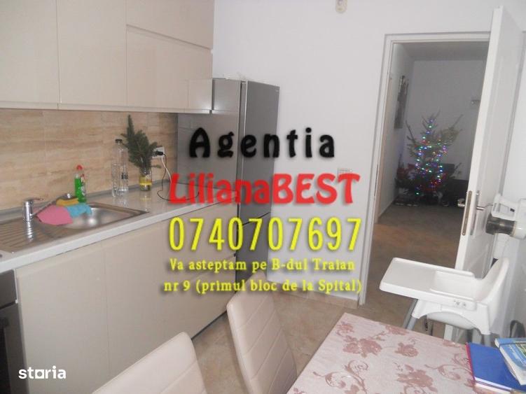Apartament cu 3 camere decomandat în Calea Romanului