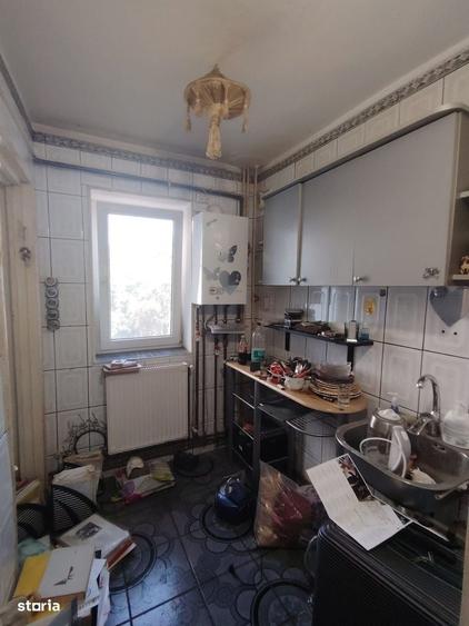 Apartament cu 3 camere decomandat în Aleea Trandafirilor