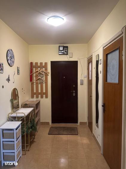 Apartament cu 3 camere decomandat în Titan