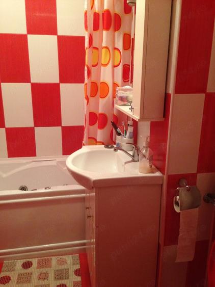Apartament cu 3 camere decomandat în Gheorghe Doja