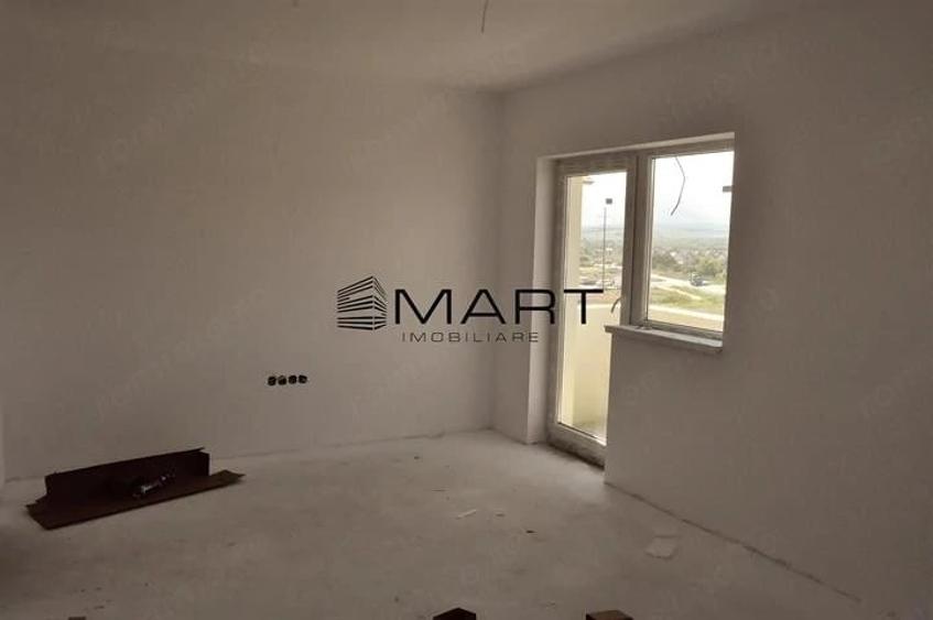 Casă cu 4 camere cu Teren 500 Mp în Stupini