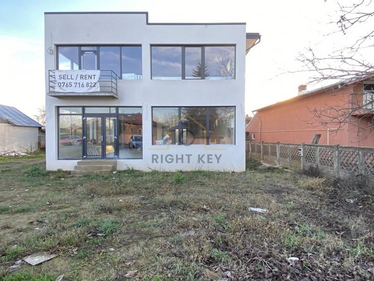 Spațiu comercial, de 244 mp, în Domnești