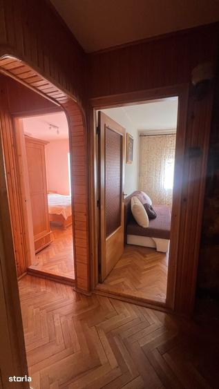 Apartament cu 4 camere decomandat în Podgoria