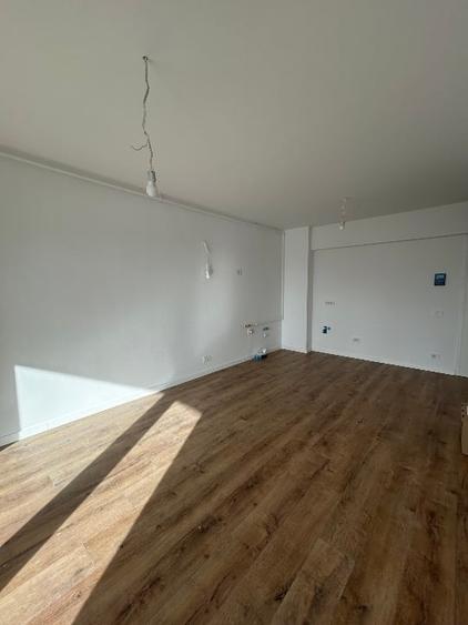 Apartament cu 2 camere semidecomandat în Aviației