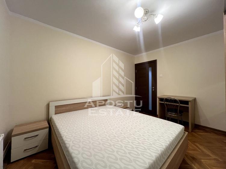 Apartament cu 4 camere decomandat, mobilat în Olimpia-Stadion
